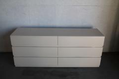 White Lacquered 6 draw dresser attributed to Milo Baughman - 2836603