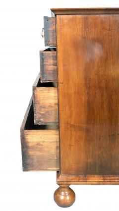 William And Mary Burl Walnut Chest Of Drawers - 4380682