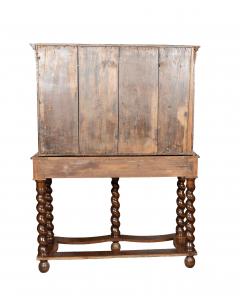 William And Mary Oyster Veneer Cabinet On Stand - 4541442