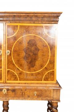 William And Mary Oyster Veneer Cabinet On Stand - 4541484