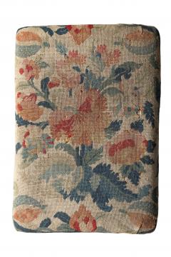 William And Mary Walnut Bench - 4507069