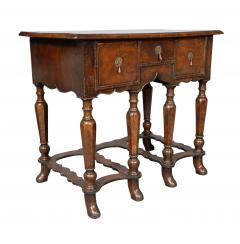 William And Mary Walnut Side Table - 4292634