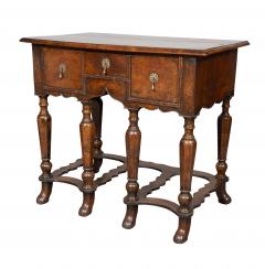 William And Mary Walnut Side Table - 4292695