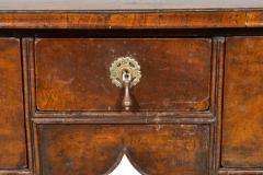 William And Mary Walnut Side Table - 4292698