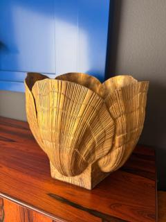 William Billy Haines X Large Patinated Brass Sea Shell Planter Billy Haines Style 1970s - 4761597