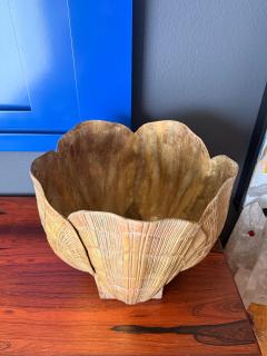 William Billy Haines X Large Patinated Brass Sea Shell Planter Billy Haines Style 1970s - 4761610