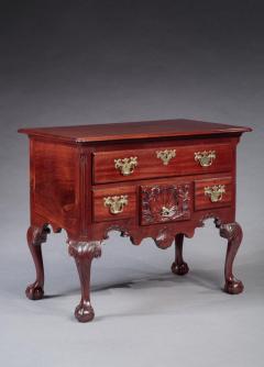 William Buchanan THE WILLIAM BUCHANAN CHIPPENDALE LOWBOY - 1336432