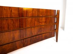 William Hinn William Hinn Sculpted Walnut 8 Drawer Dresser Made in Sweden Circa 1950s - 4611554