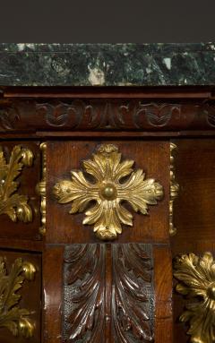 William Kent The Bute Kneehole Table Mahogany and gilt brass mounted kneehole side table - 4750778