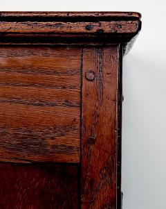William and Mary Oak Chest Dresser circa 1700 - 2702716