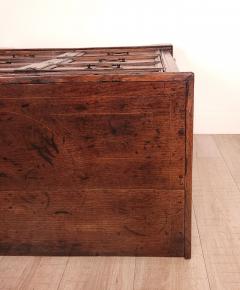 William and Mary Oak Chest Dresser circa 1700 - 2702723