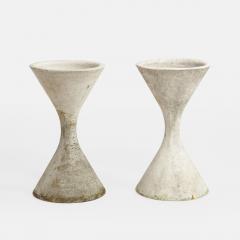 Willy Guhl Pair of Medium Concrete Diabolo Spindel Planters by Willy Guhl - 3540030