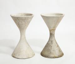 Willy Guhl Pair of Medium Concrete Diabolo Spindel Planters by Willy Guhl - 3540033