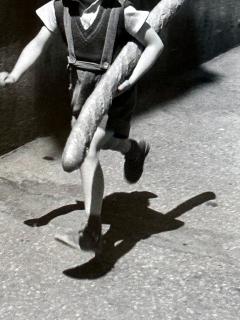 Willy Ronis Framed Photograph Petite Parisien by Willy Ronis - 4444953