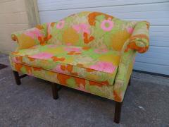 Wonderful Flowered Linen Chippendale Style Camelback Loveseat Sofa Midcentury - 1550537