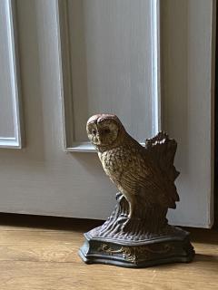 Wonderfully realistic and amusing decorated OWL Iron Doorstop  - 2940697