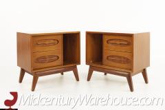 Young Manufacturing Mid Century Walnut Nightstands A Pair - 2575447