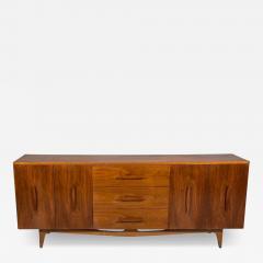 Young Manufacturing Standard Dreser Walnut USA 1960s - 4601720