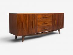 Young Manufacturing Standard Dreser Walnut USA 1960s - 4621968