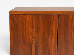 Young Manufacturing Standard Dreser Walnut USA 1960s - 4621971
