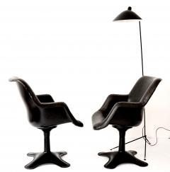 Yrjo Kukkapuro Innovative and shapely Junior swivel chair by Yrj Kukkapuro - 2339651