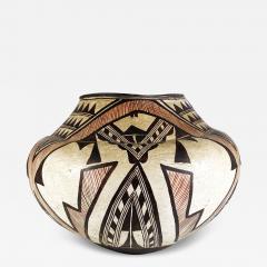 Zuni polychrome jar with geometric design - 3907546