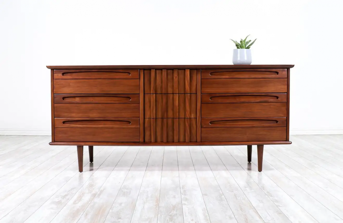 American of Martinsville MidCentury Modern 9Drawer Dresser by