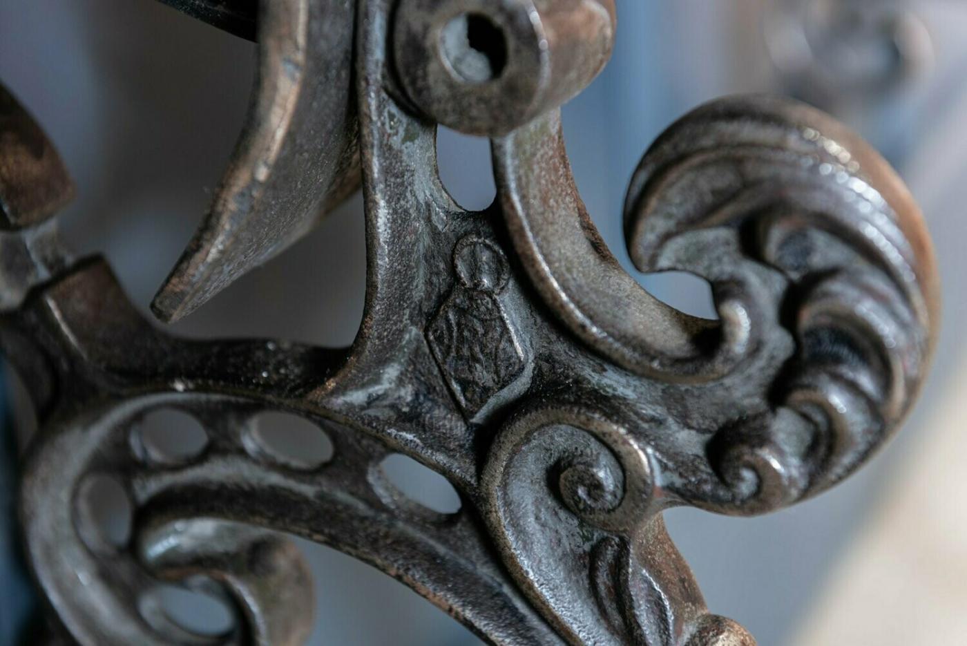 Coalbrookdale - 19thC English Coalbrookdale Cast Iron Lion Console Table
