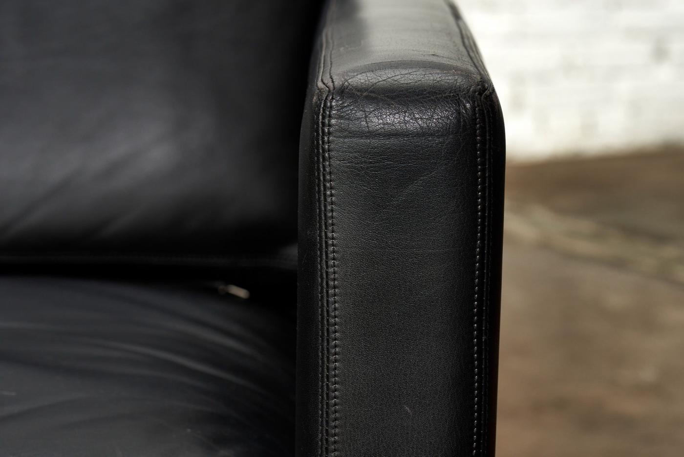 Knoll Pair Knoll Pfister Black Leather Lounge Chairs, 1980