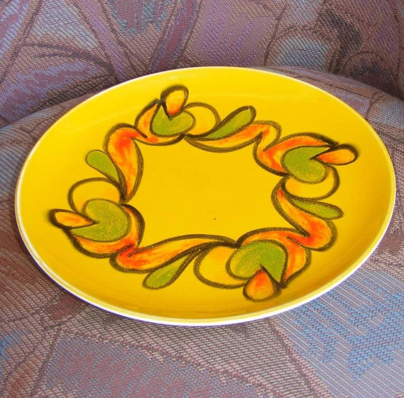 Poole Pottery Vintage MidCentury Art Plate Poole, UK