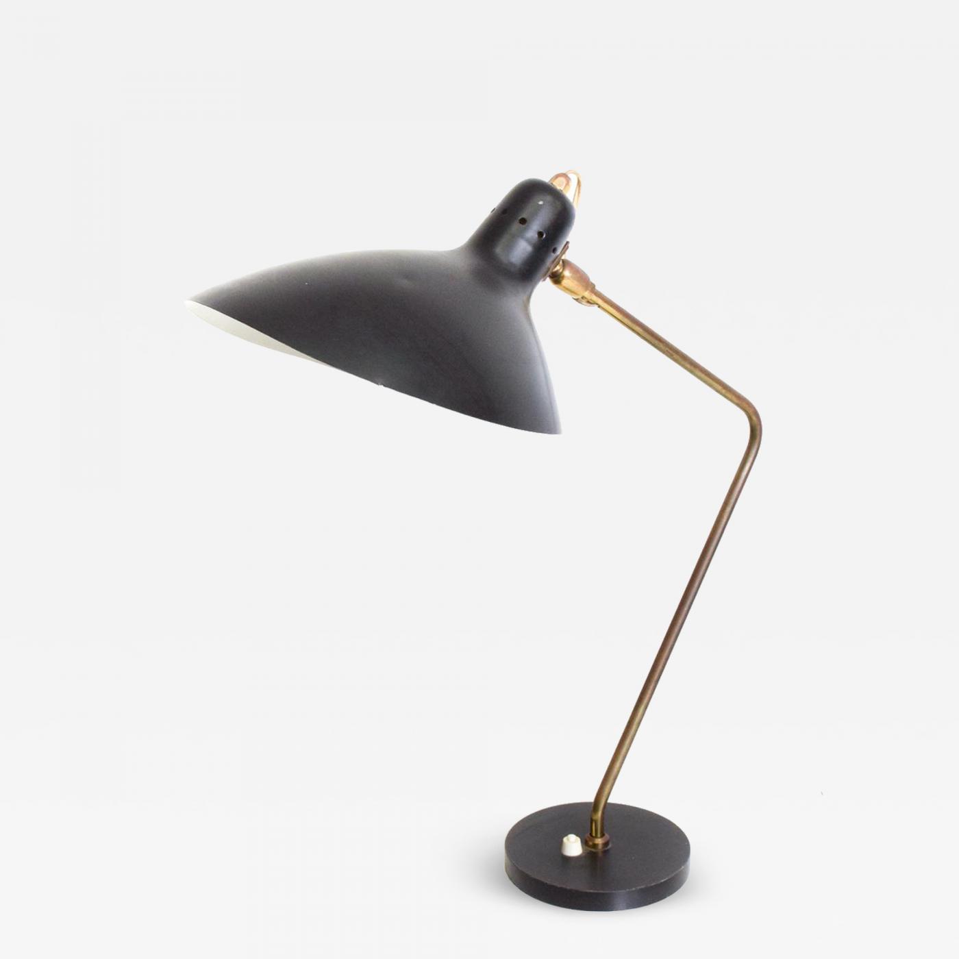 What Should I Look For In A Desk Lamp