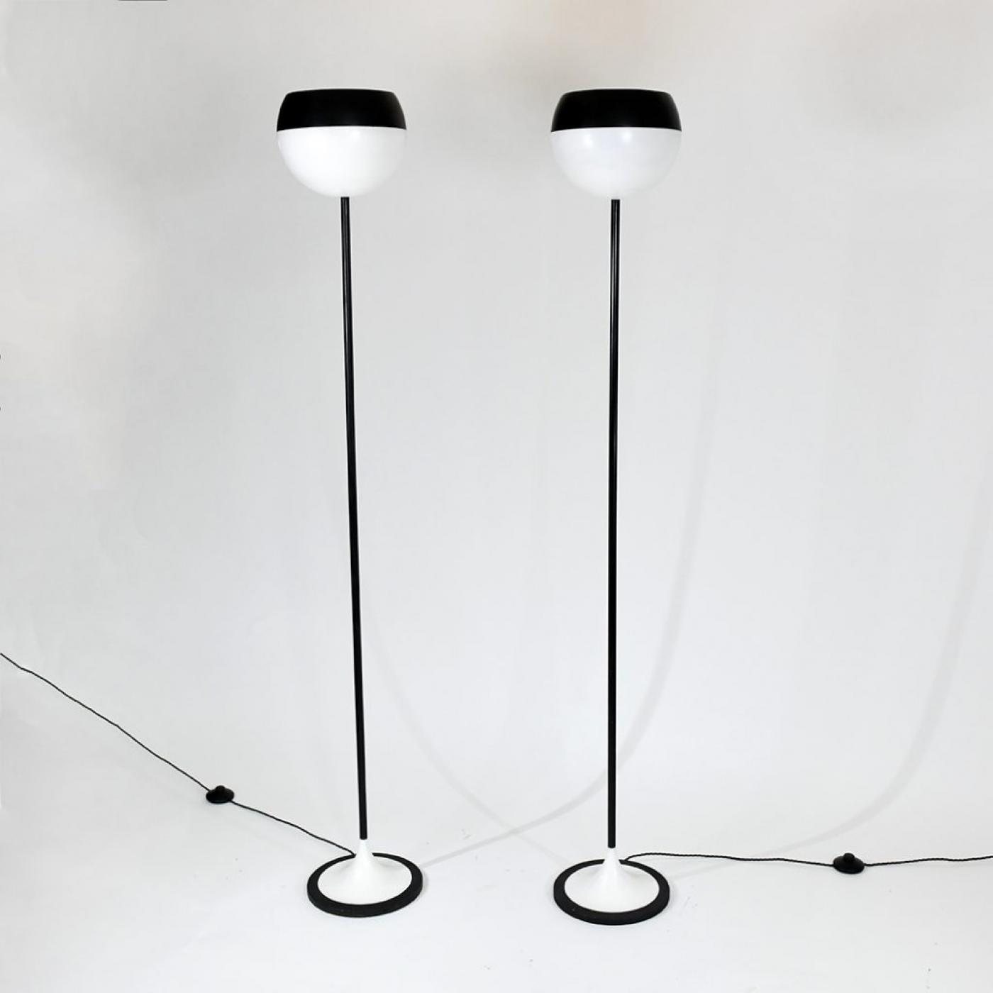 Stilnovo - Pair of black & white floor lamps