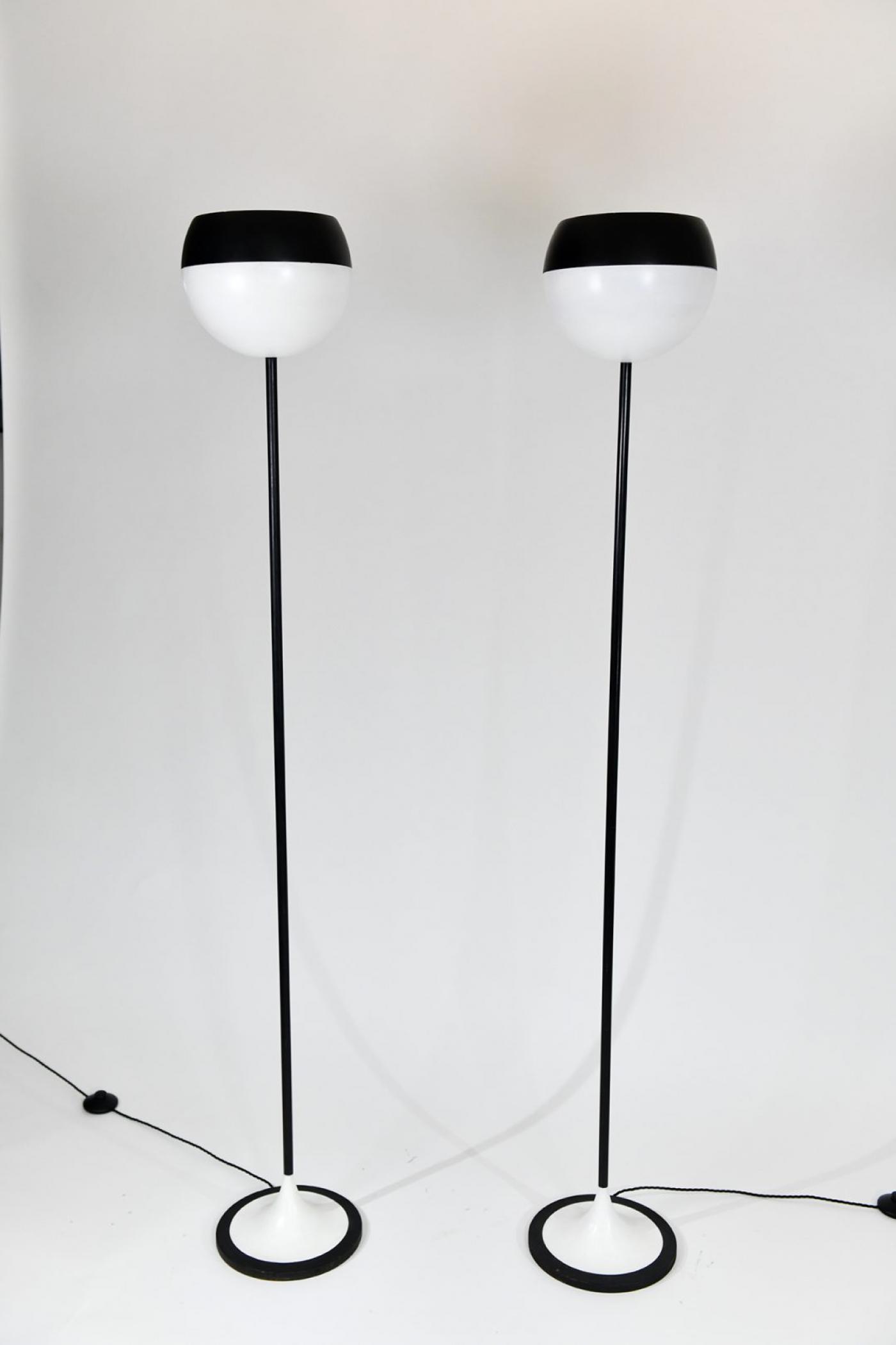 Stilnovo - Pair of black & white floor lamps