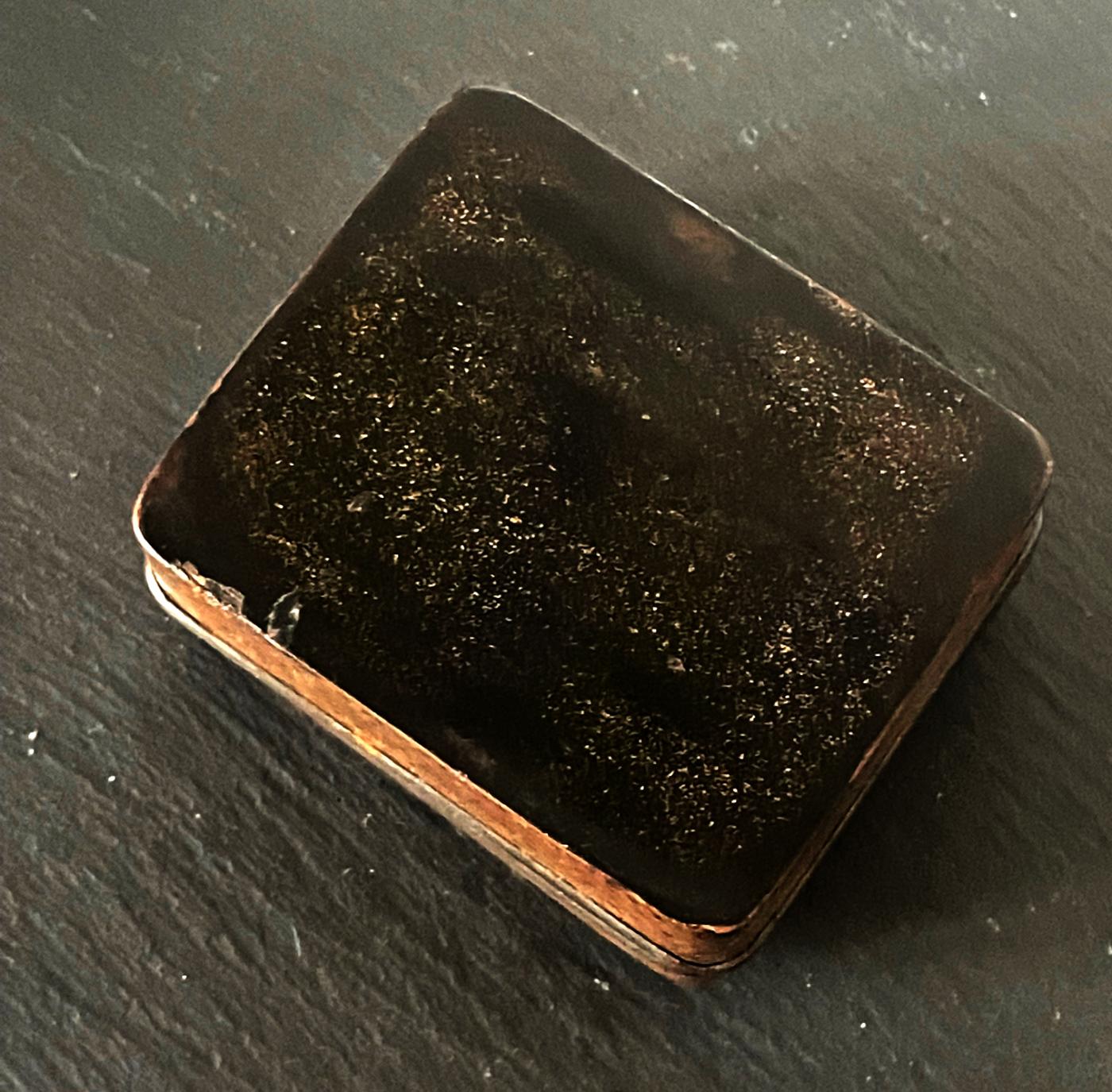 Antique Japanese Lacquered Incense Box Kobako with MOP Inlays