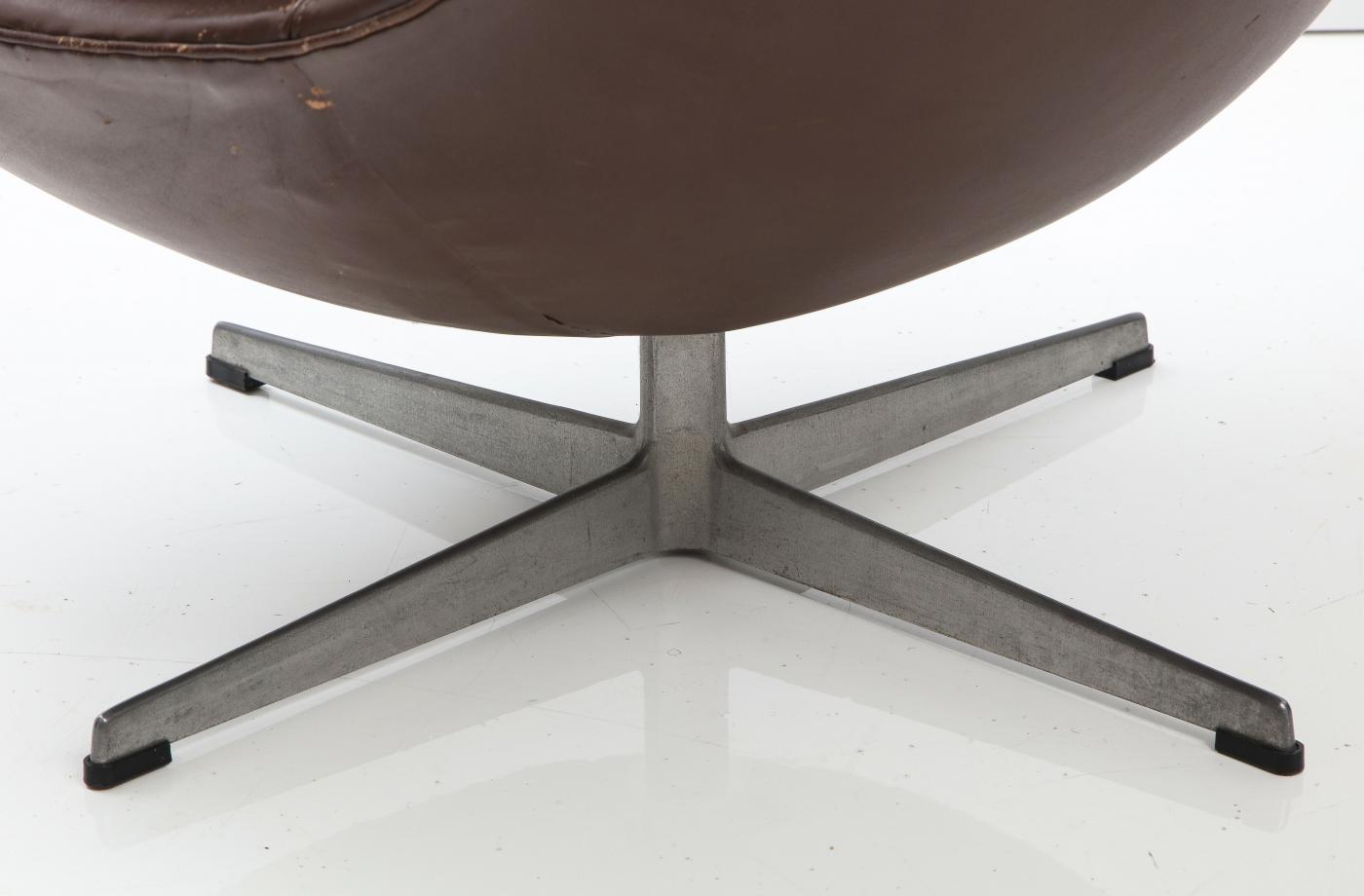 Arne Jacobsen Arne Jacobson 'Egg' Chair and Ottoman, Original Leather