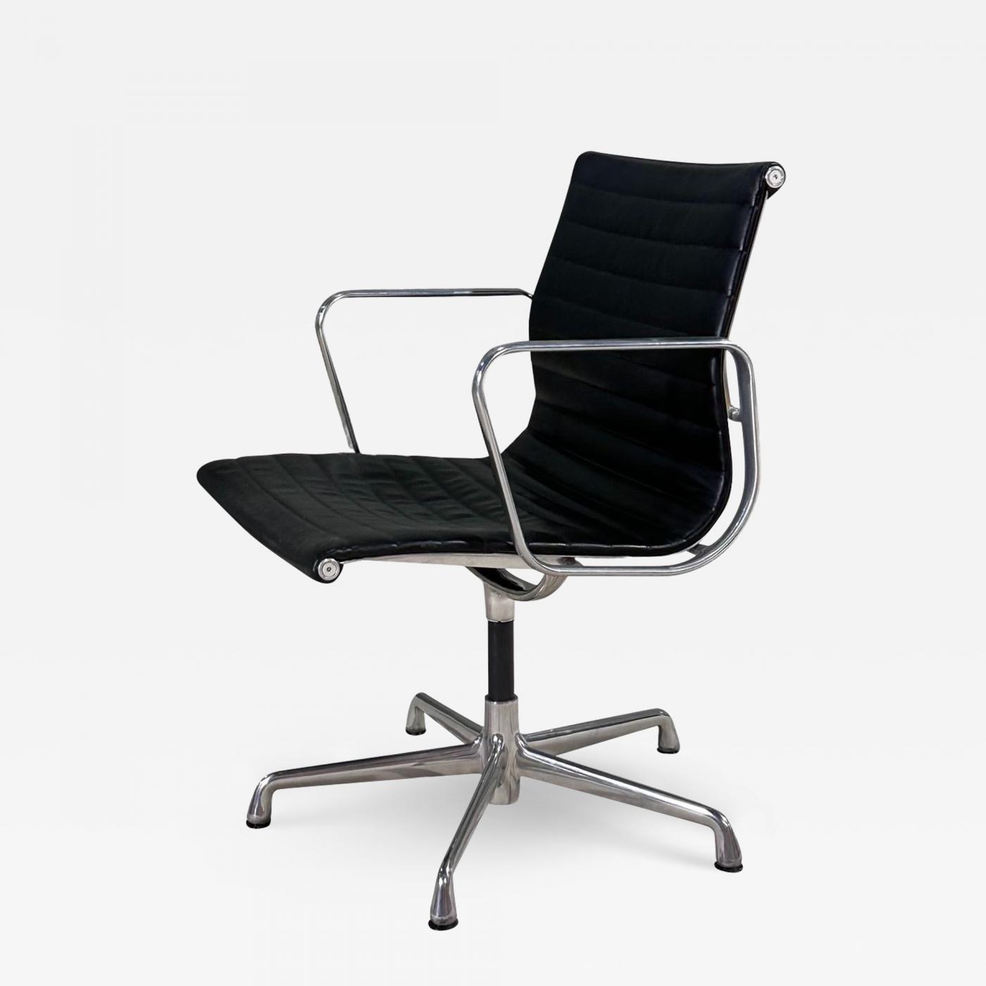 Charles Ray Eames Aluminum Group Desk Chair by Charles