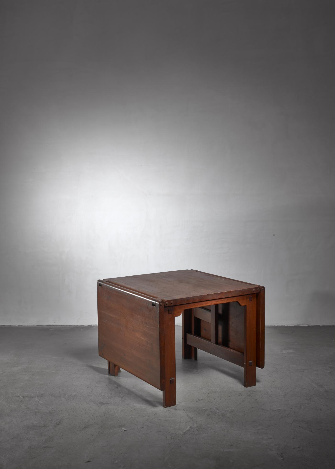 Drop-leaf dining table, Dutch design