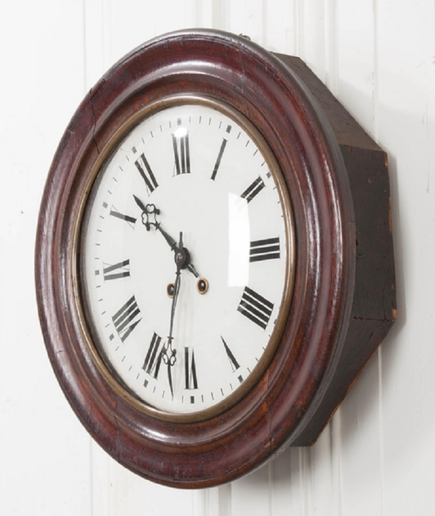 ENGLISH 19TH CENTURY ROUND OAK WALL CLOCK