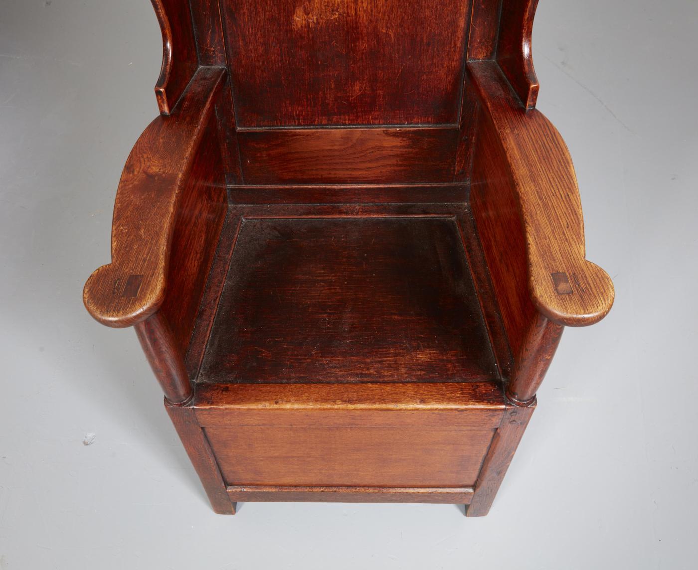 Early 19th c. Welsh Oak Lambing Chair