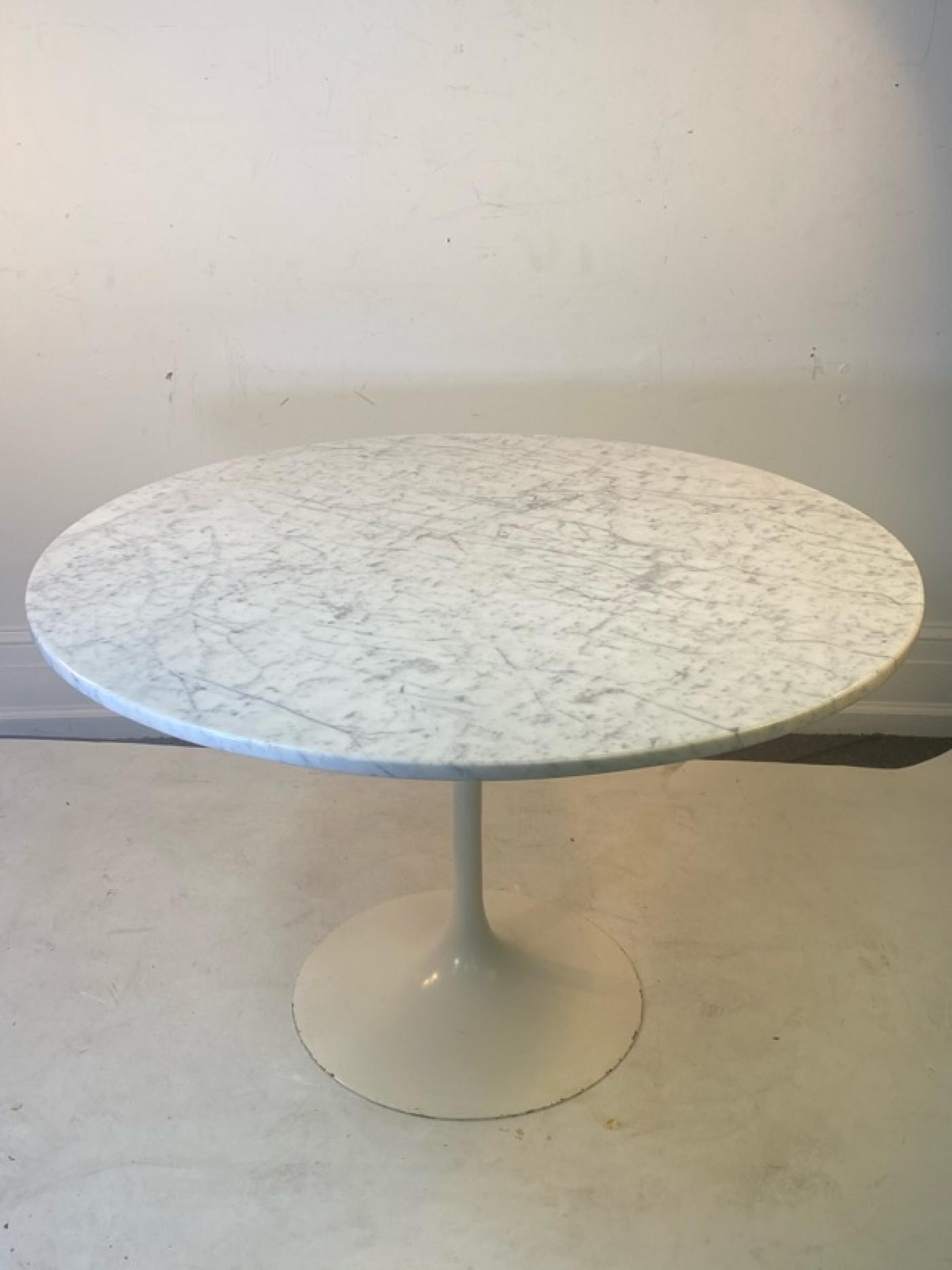 Eero Saarinen - EERO SAARINEN MARBLE TULIP DINING TABLE