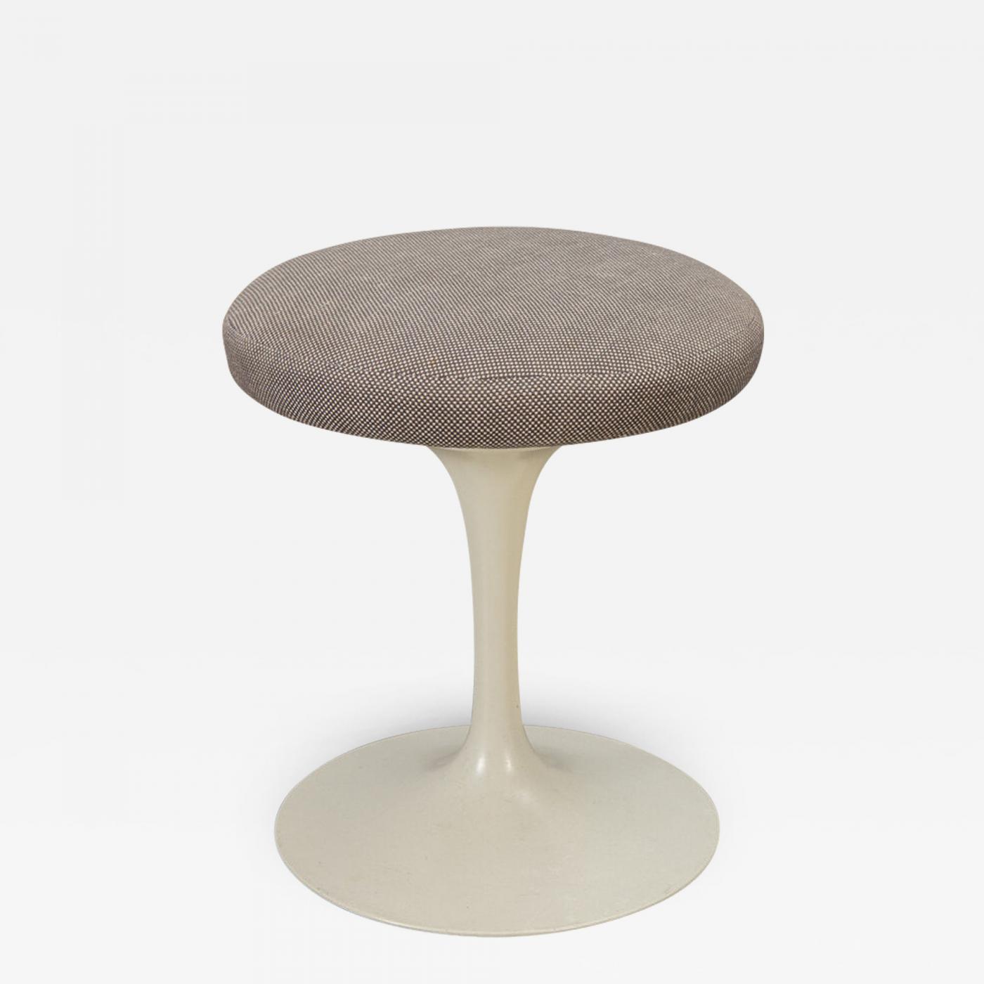 saarinen stool