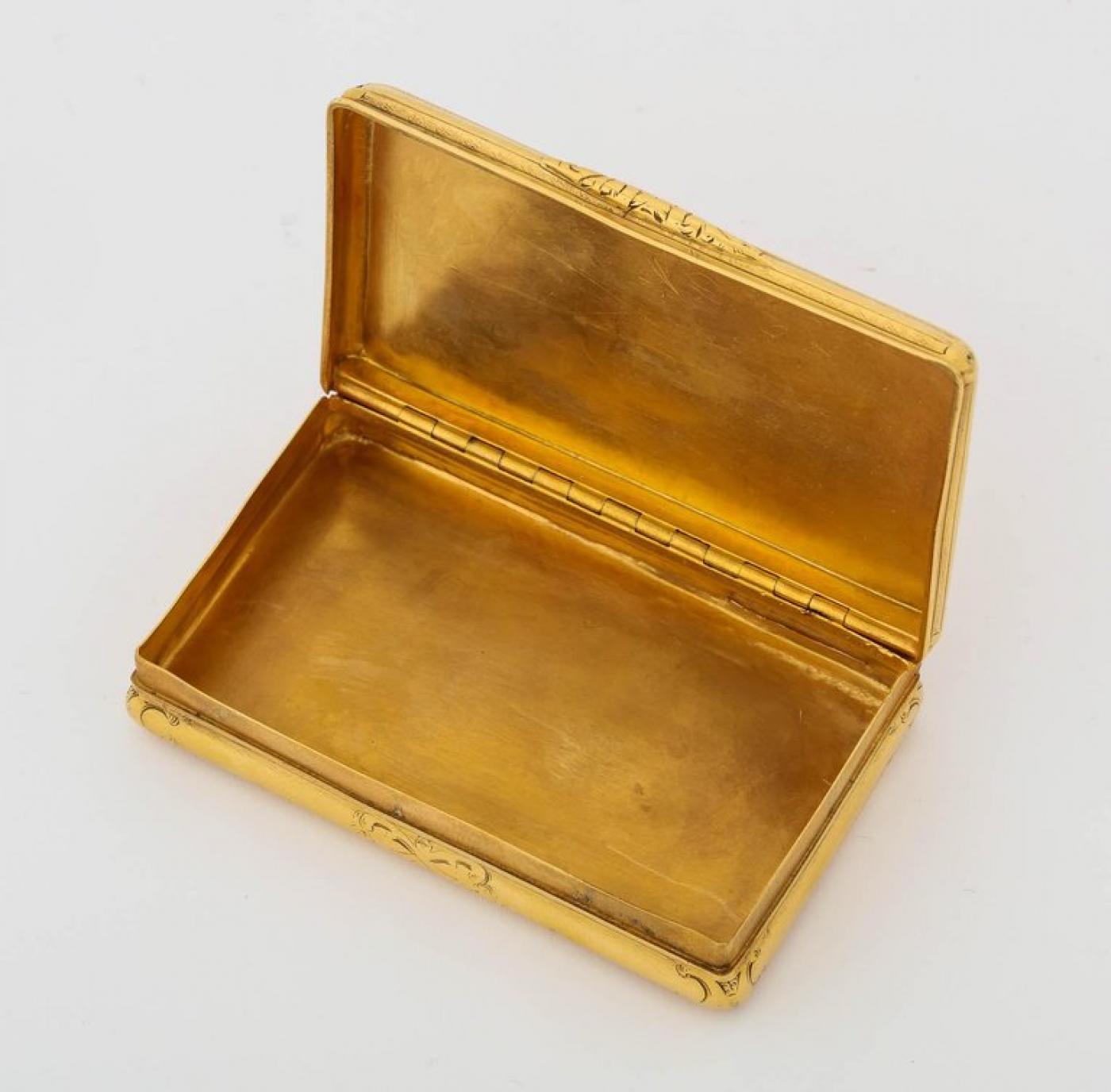 English 18k Gold Snuff Box With Bulldog Head, Circa 1850