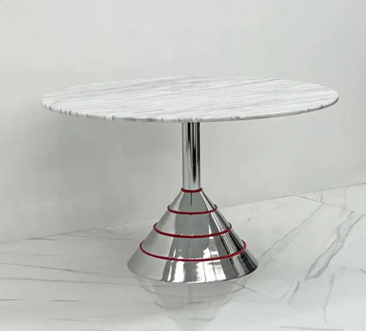 Table d'appoint guéridon sculpturale postmoderne vintage des années 1980, design Memphis, piédestal, italien - France Table d'appoint guéridon sculpturale postmoderne vintage des années 1980, design Memphis, piédestal, italien - France