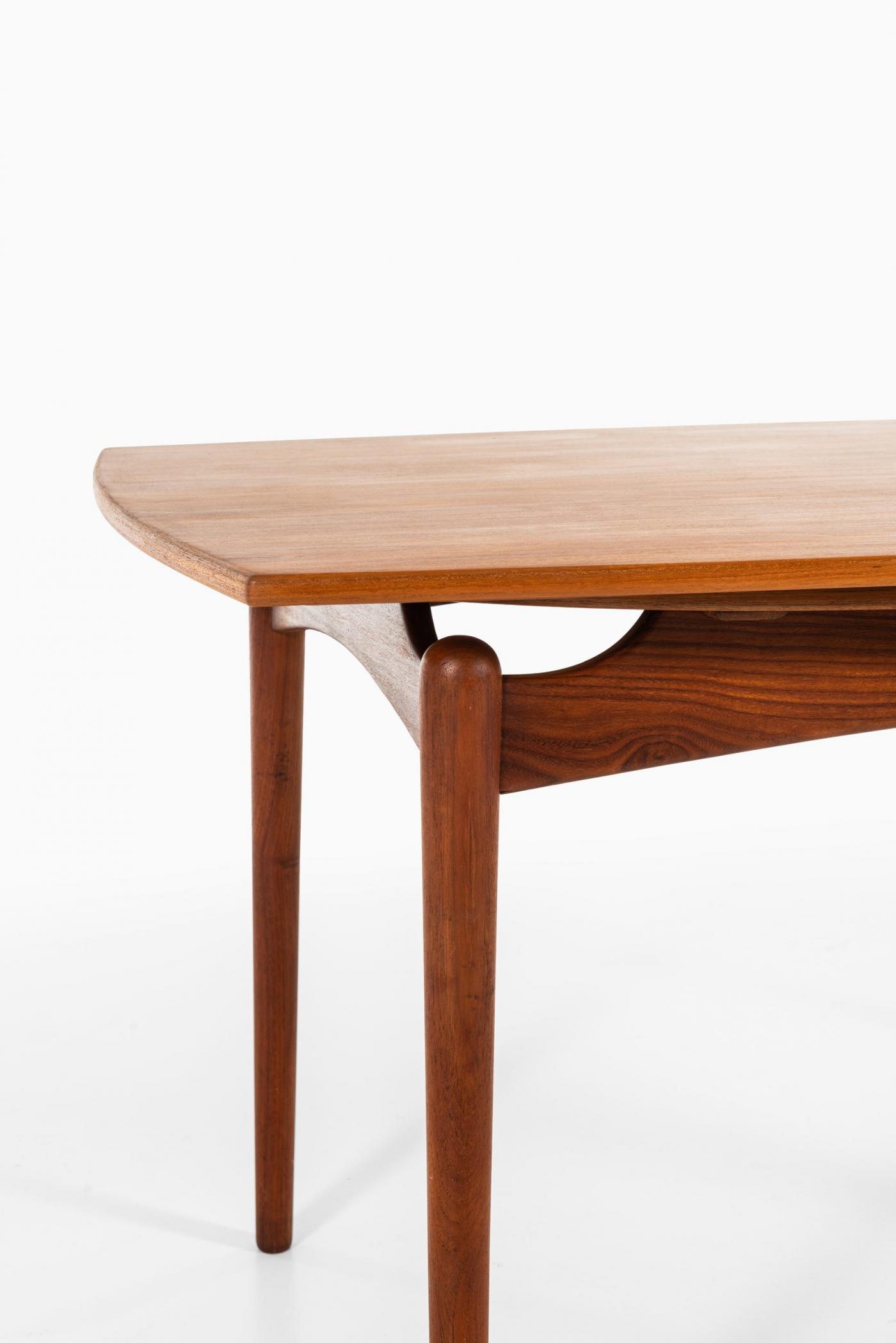 Finn Juhl Dining Table Produced in Denmark