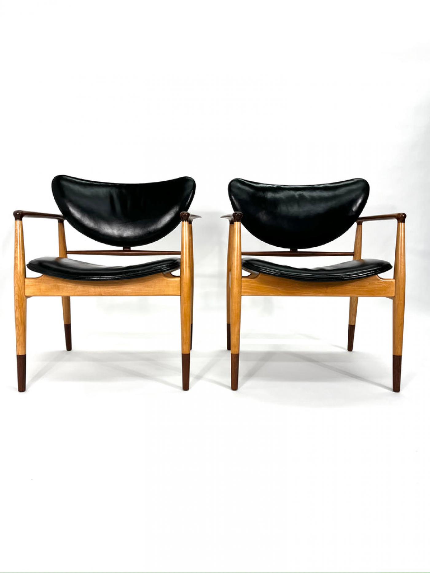 Finn Juhl - Finn Juhl Model 48 Chair by Baker, in Teak and Maple (2 ...