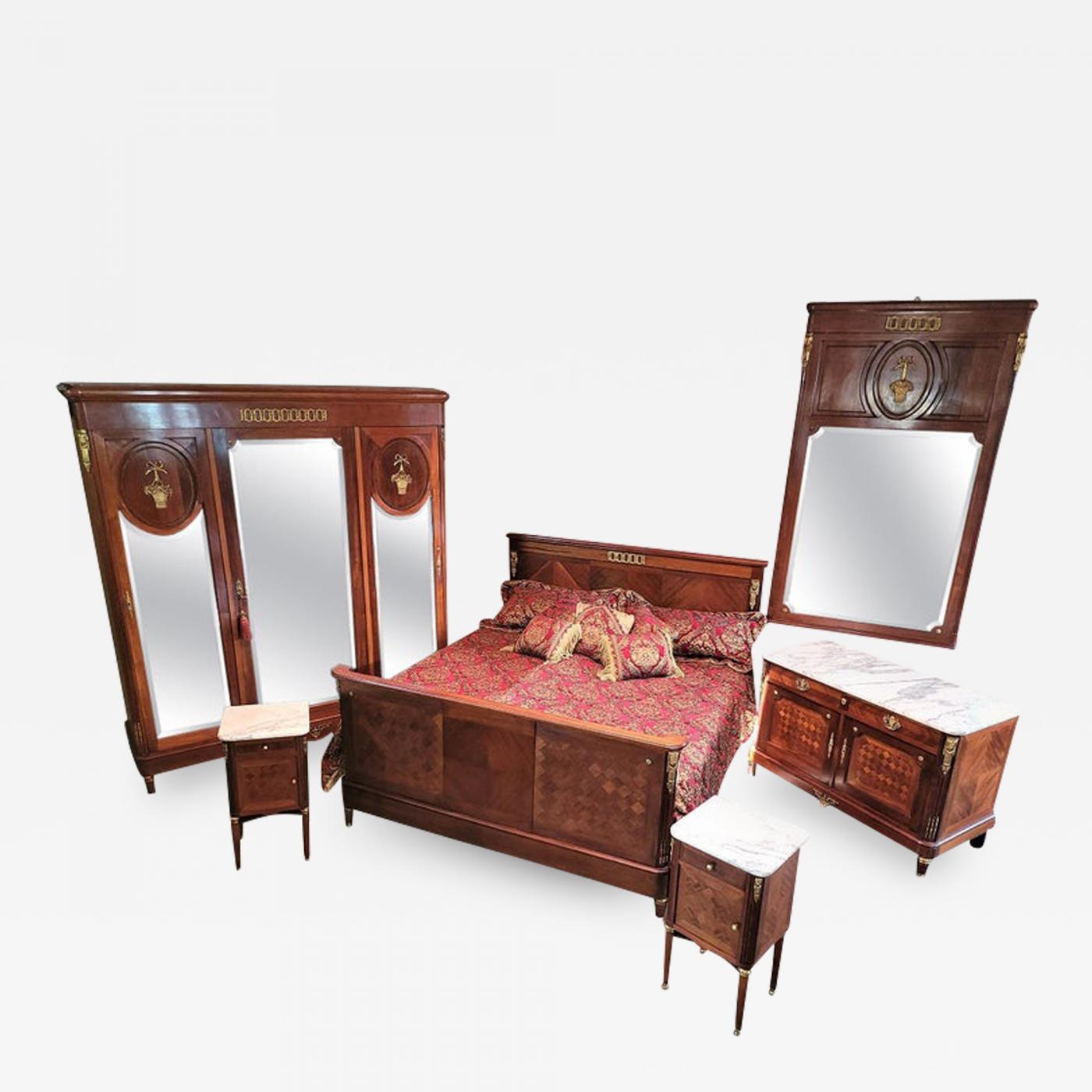 Antique Furniture, François Linke, Louis XVI Style Vitrine Cabinet