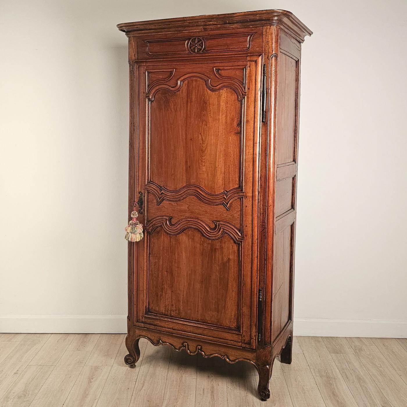 French Fruitwood Bonnetière, early 19th century