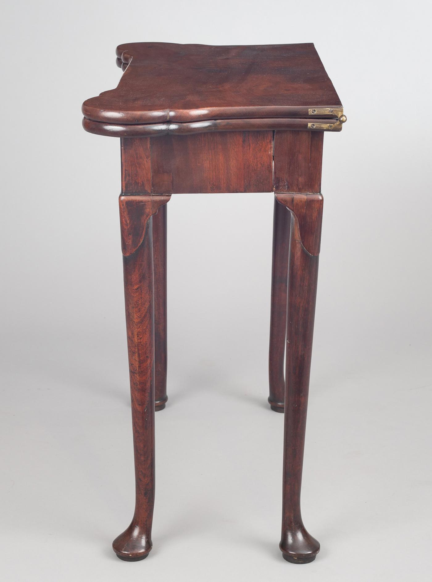 II Mahogany Concertina Action Card Table