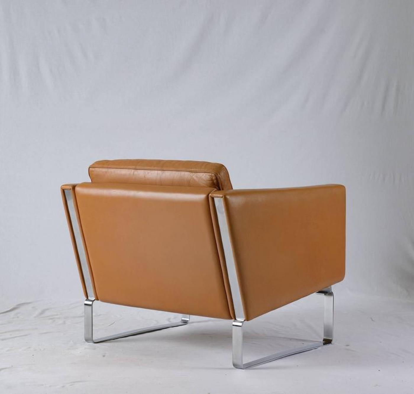 Hans Wegner Pair of Hans Wegner JH801 Lounge Chairs