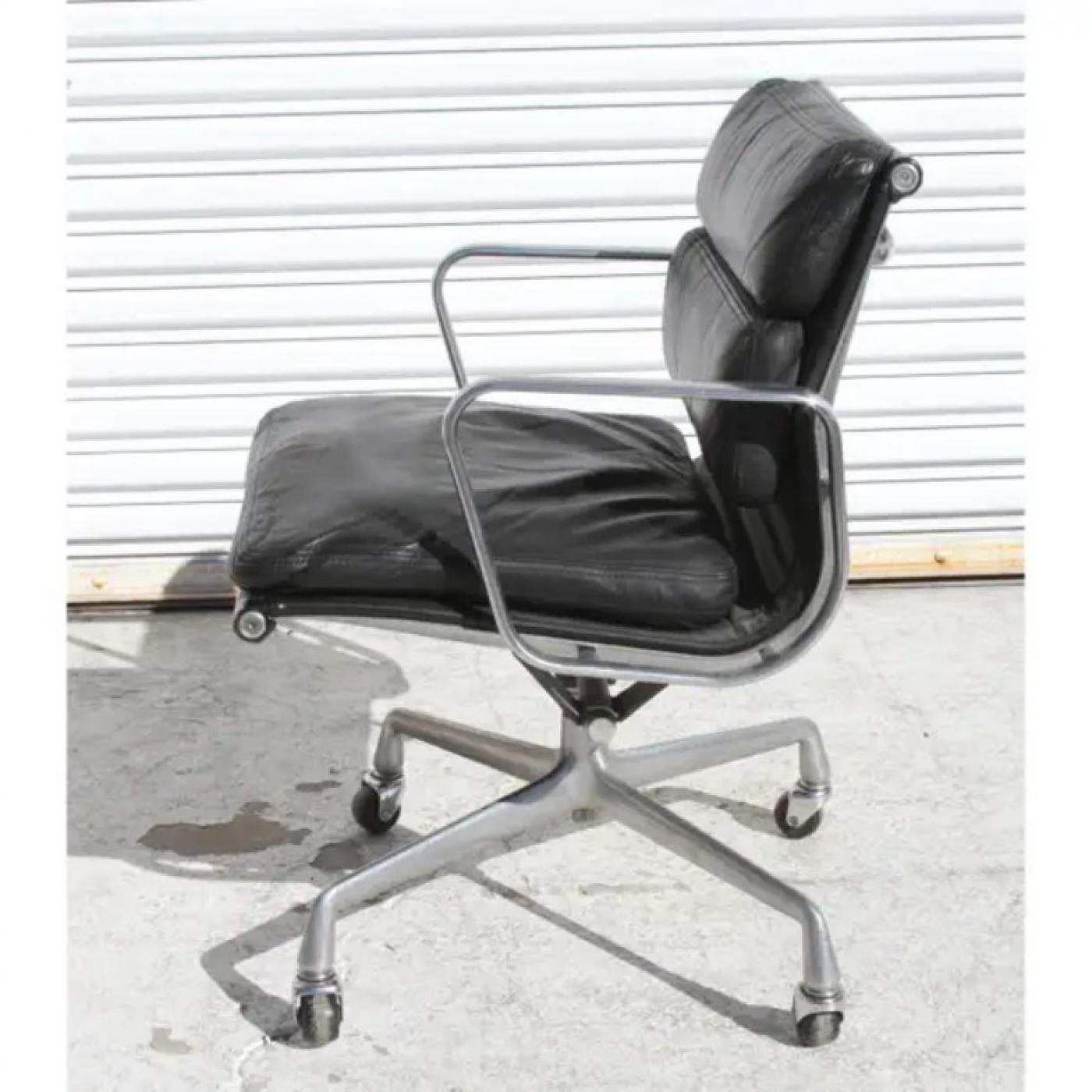 Herman Miller - Vintage Herman Miller Eames Soft Pad Chairs